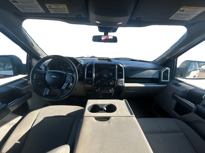 Ford F-150 Vehicle Full-screen Gallery Image 14