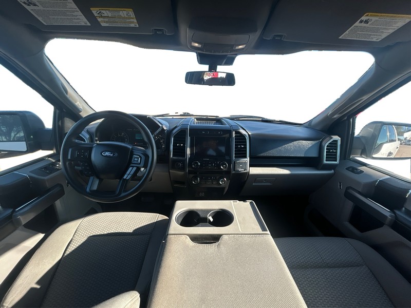 Ford F-150 Vehicle Full-screen Gallery Image 15