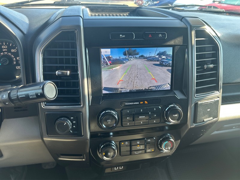 Ford F-150 Vehicle Full-screen Gallery Image 16
