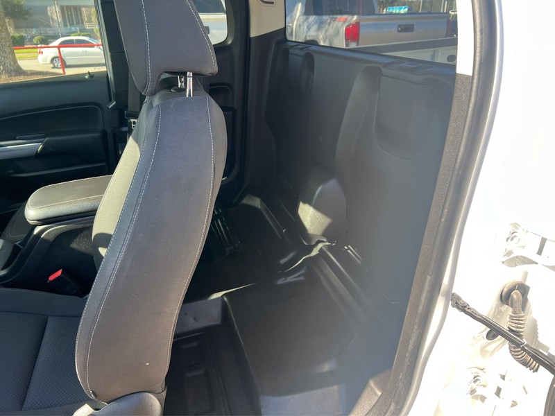 Chevrolet Colorado Vehicle Full-screen Gallery Image 8