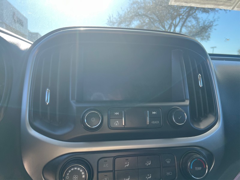 Chevrolet Colorado Vehicle Full-screen Gallery Image 9