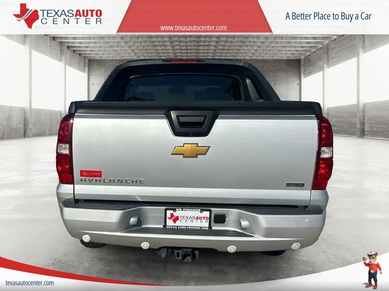 Chevrolet Avalanche Vehicle Full-screen Gallery Image 5