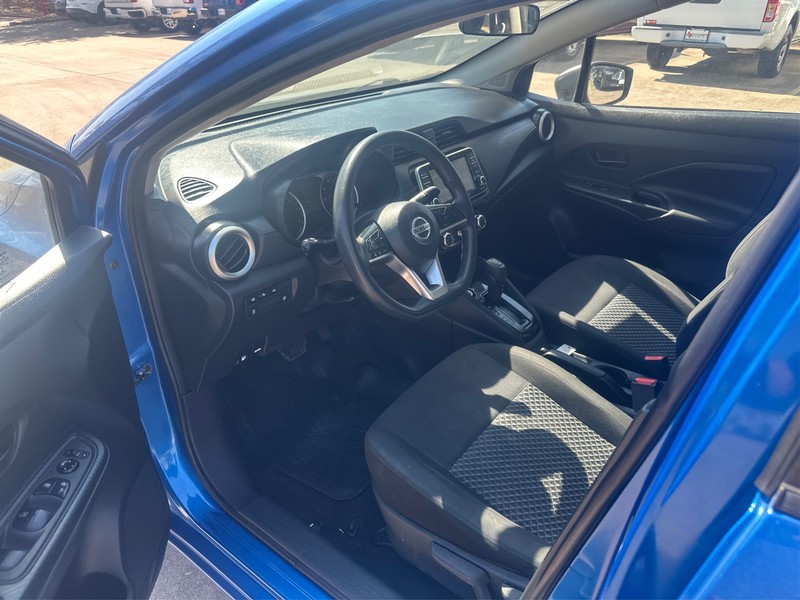 Nissan Versa Vehicle Full-screen Gallery Image 9