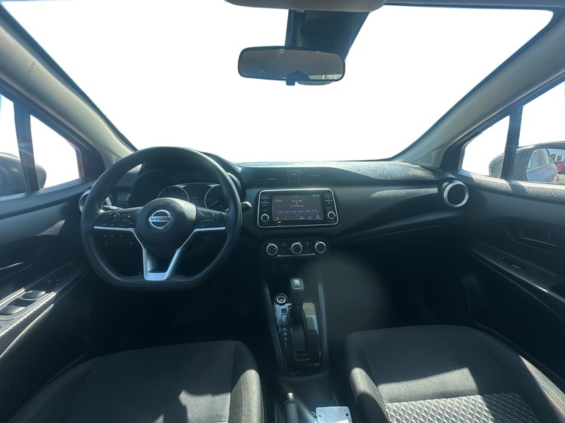 Nissan Versa Vehicle Full-screen Gallery Image 15