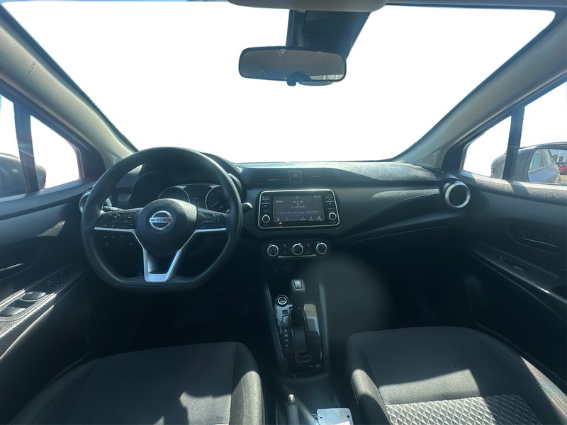 Nissan Versa Vehicle Full-screen Gallery Image 16