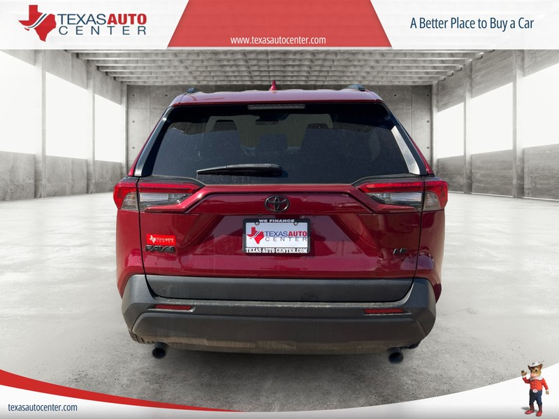 Toyota RAV4 Vehicle Full-screen Gallery Image 6