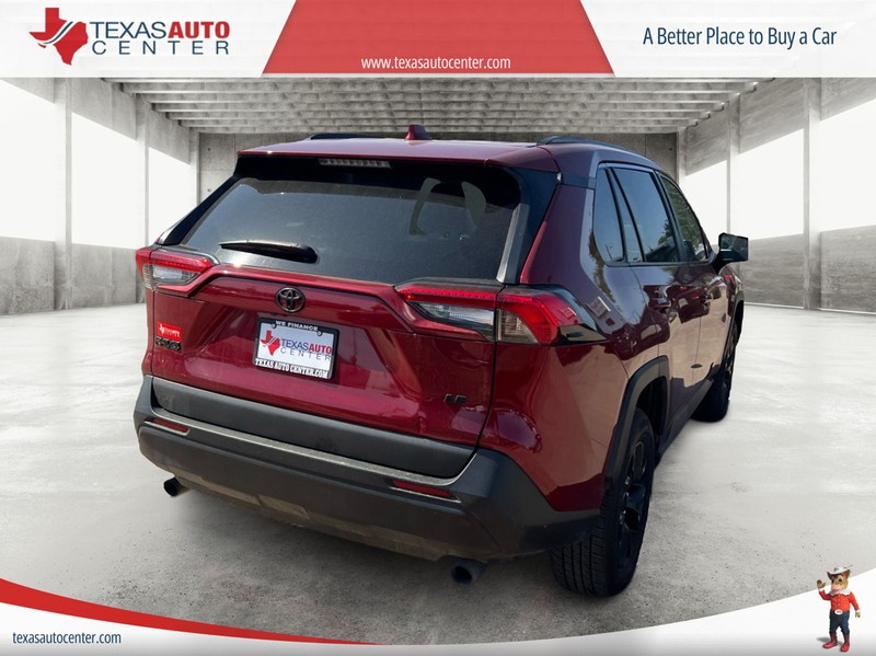 Toyota RAV4 Vehicle Full-screen Gallery Image 7