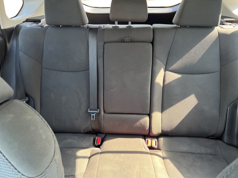 Toyota RAV4 Vehicle Full-screen Gallery Image 13