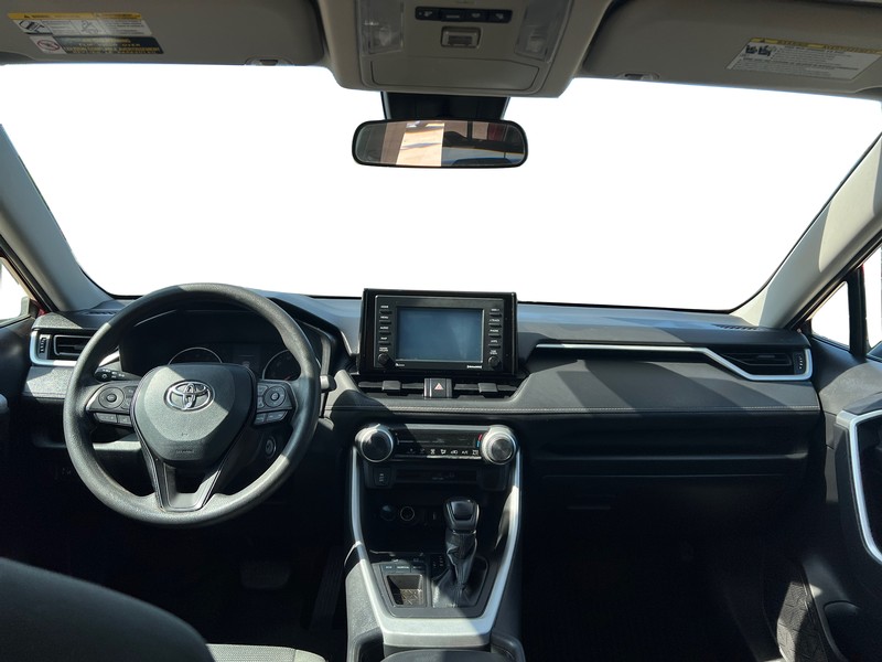 Toyota RAV4 Vehicle Full-screen Gallery Image 15