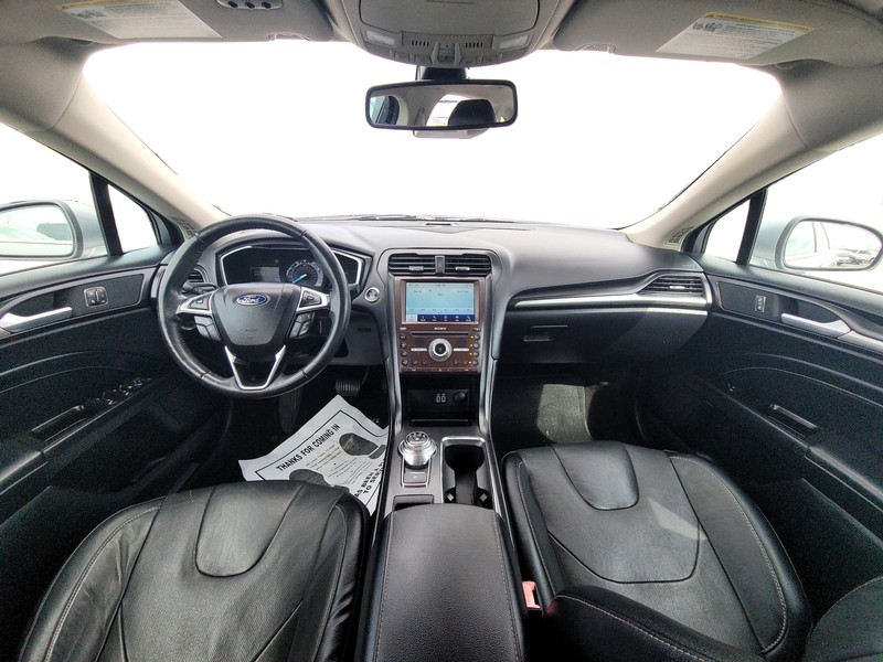 Ford Fusion Vehicle Full-screen Gallery Image 14