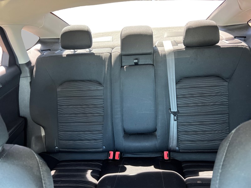 Ford Fusion Vehicle Full-screen Gallery Image 9