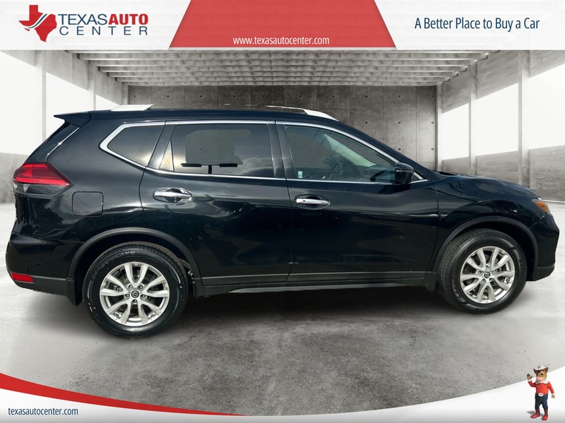 Nissan Rogue Vehicle Full-screen Gallery Image 4