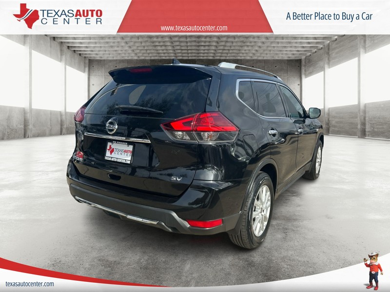 Nissan Rogue Vehicle Full-screen Gallery Image 6