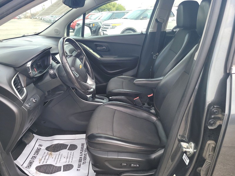 Chevrolet Trax Vehicle Full-screen Gallery Image 9