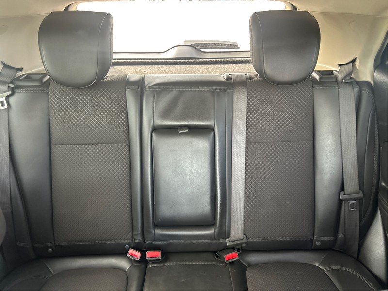 Buick Encore Vehicle Full-screen Gallery Image 12