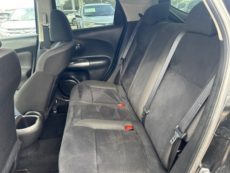 Nissan JUKE Vehicle Full-screen Gallery Image 9