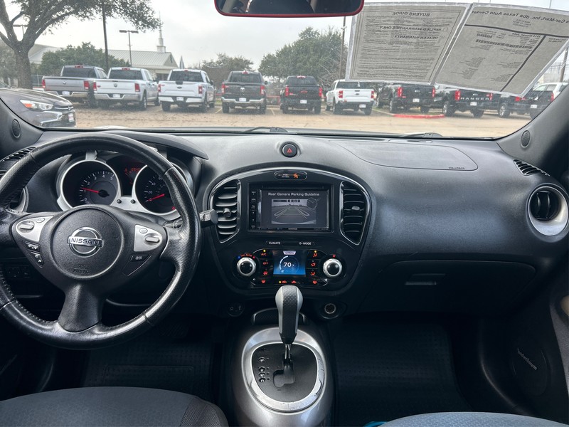 Nissan JUKE Vehicle Full-screen Gallery Image 11