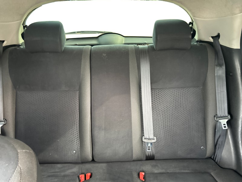 Nissan JUKE Vehicle Full-screen Gallery Image 12