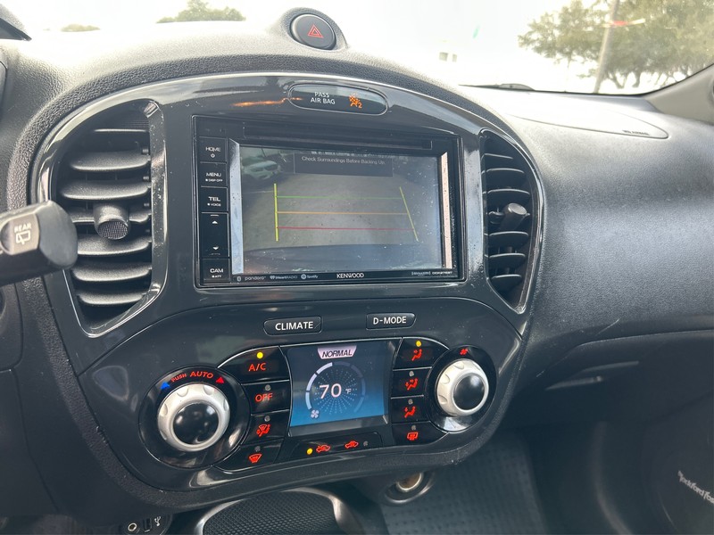 Nissan JUKE Vehicle Full-screen Gallery Image 16