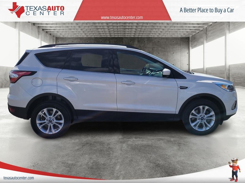 Ford Escape Vehicle Full-screen Gallery Image 4