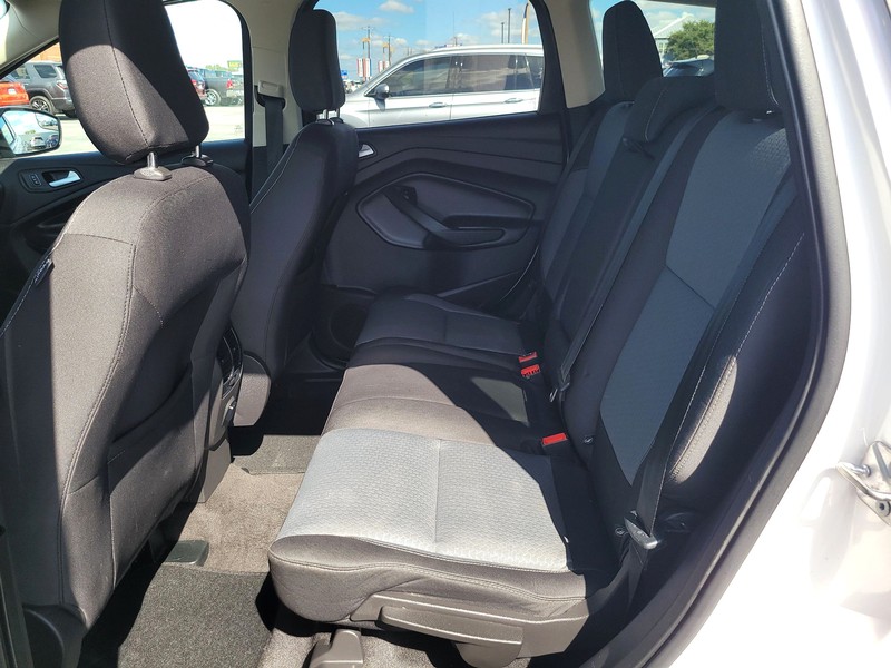 Ford Escape Vehicle Full-screen Gallery Image 10