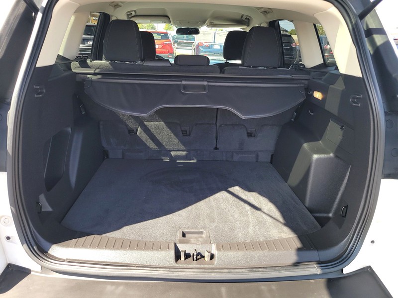 Ford Escape Vehicle Full-screen Gallery Image 11