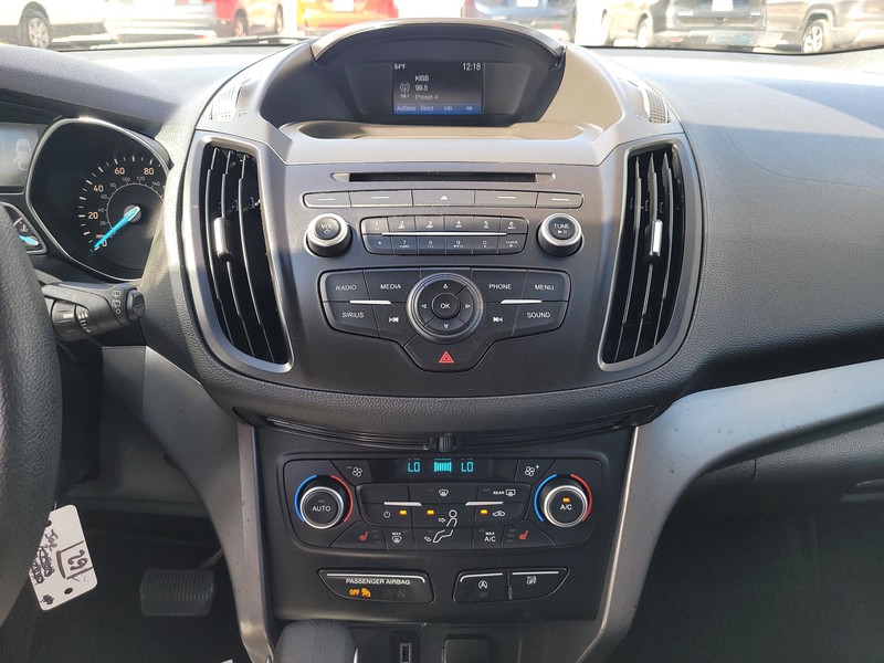 Ford Escape Vehicle Full-screen Gallery Image 12