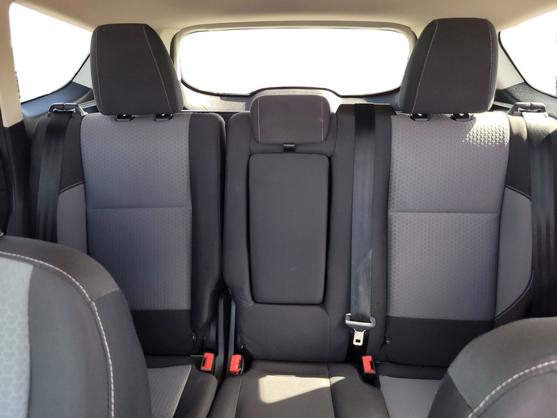 Ford Escape Vehicle Full-screen Gallery Image 13