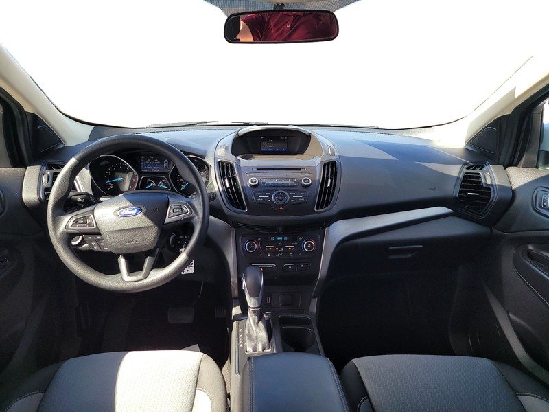 Ford Escape Vehicle Full-screen Gallery Image 16