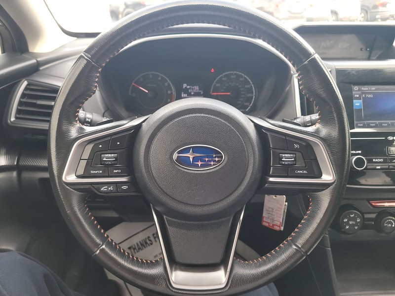 Subaru Crosstrek Vehicle Full-screen Gallery Image 14