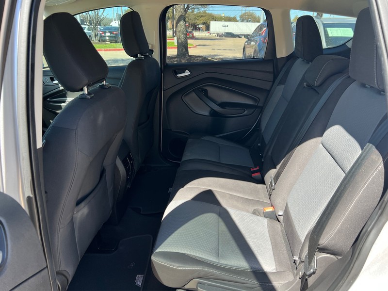 Ford Escape Vehicle Full-screen Gallery Image 5