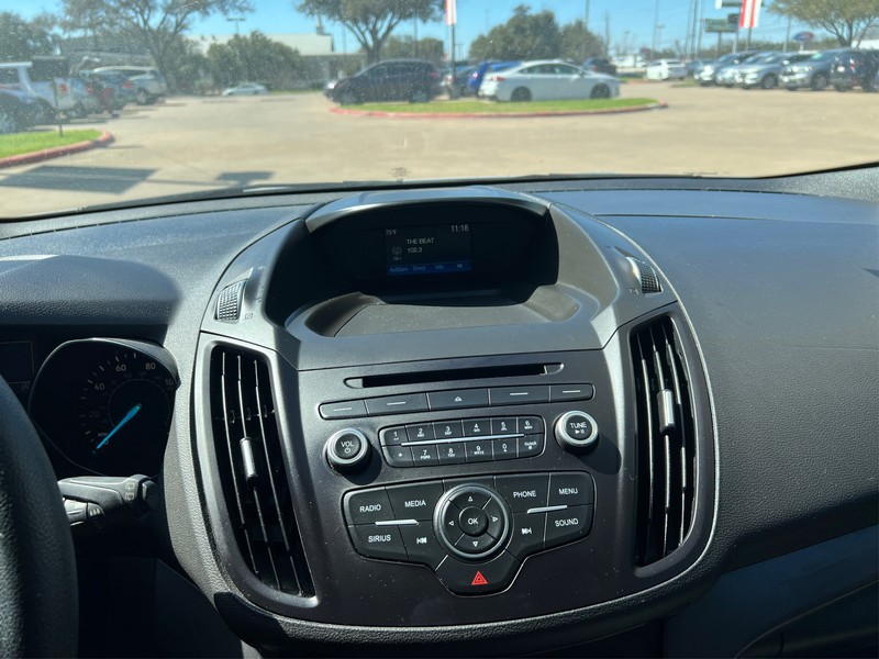 Ford Escape Vehicle Full-screen Gallery Image 7