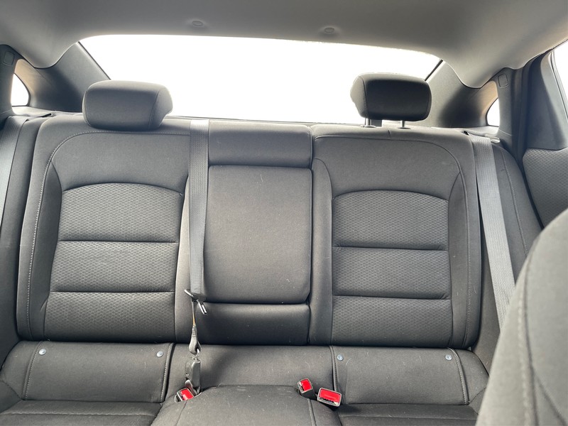 Chevrolet Malibu Vehicle Full-screen Gallery Image 9