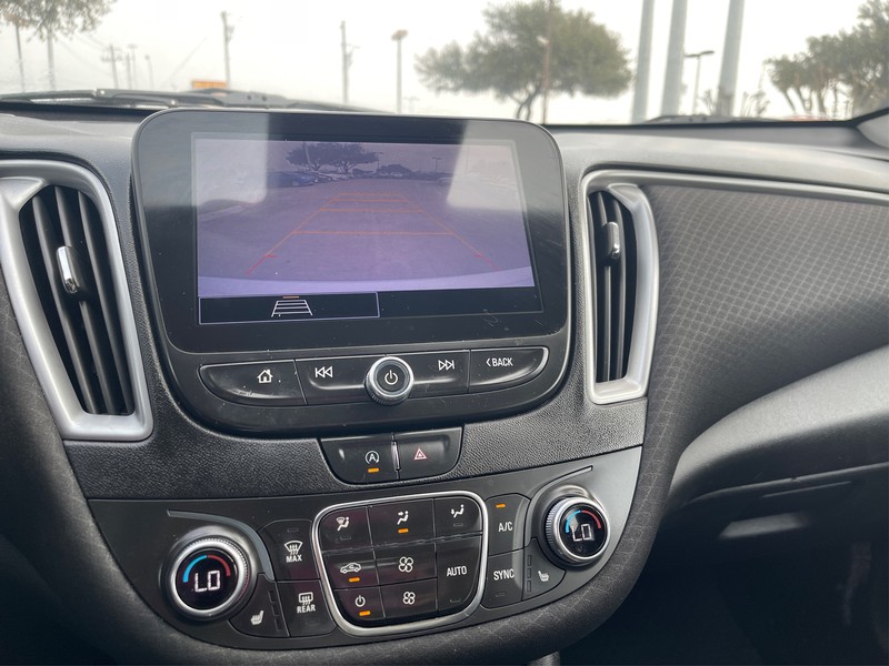 Chevrolet Malibu Vehicle Full-screen Gallery Image 13