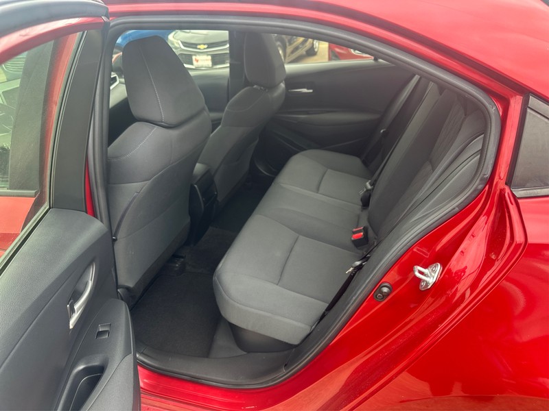 Toyota Corolla Vehicle Full-screen Gallery Image 9