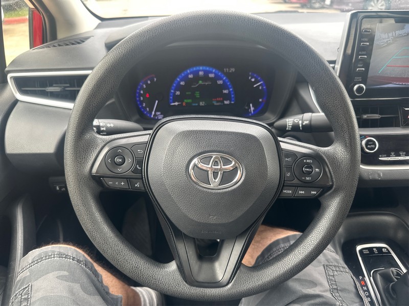 Toyota Corolla Vehicle Full-screen Gallery Image 13