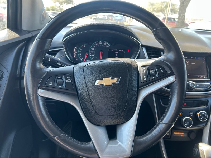 Chevrolet Trax Vehicle Full-screen Gallery Image 12