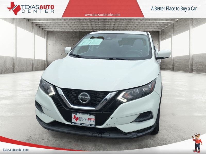 Nissan Rogue Sport Vehicle Full-screen Gallery Image 03