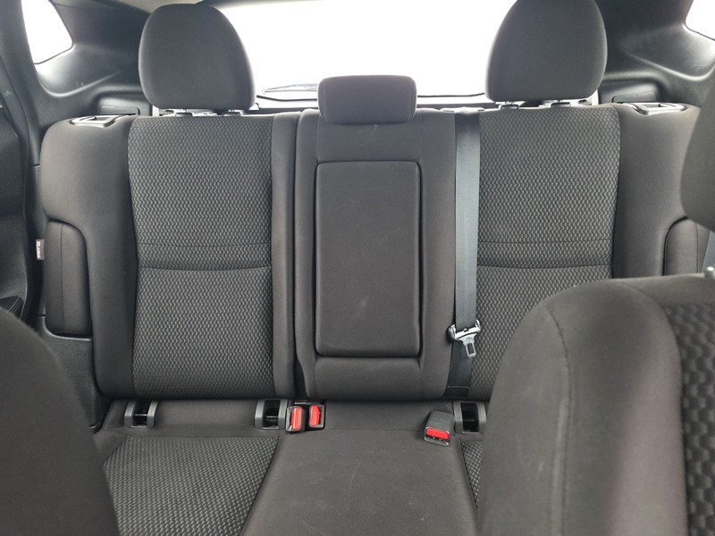 Nissan Rogue Sport Vehicle Full-screen Gallery Image 13