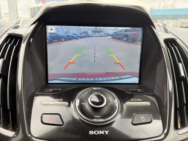 Ford Escape Vehicle Full-screen Gallery Image 17