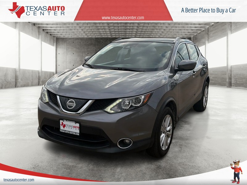 Nissan Rogue Sport Vehicle Full-screen Gallery Image 2