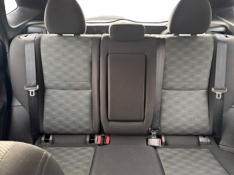 Nissan Rogue Sport Vehicle Full-screen Gallery Image 13