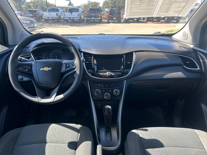 Chevrolet Trax Vehicle Full-screen Gallery Image 12