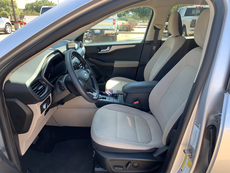 Ford Escape Vehicle Full-screen Gallery Image 9