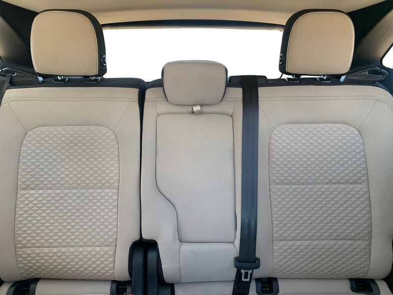 Ford Escape Vehicle Full-screen Gallery Image 13