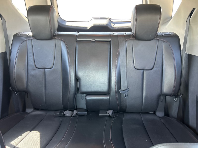 Chevrolet Equinox Vehicle Full-screen Gallery Image 13