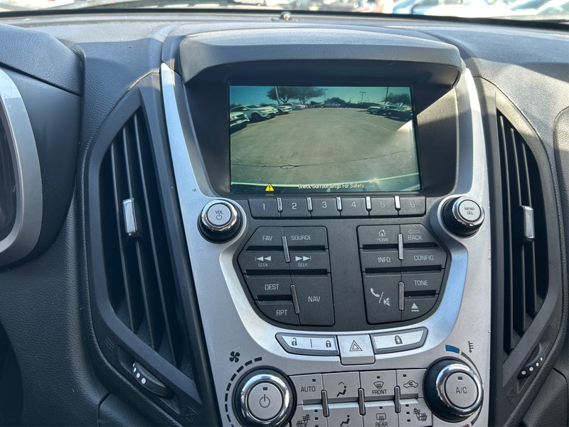 Chevrolet Equinox Vehicle Full-screen Gallery Image 17