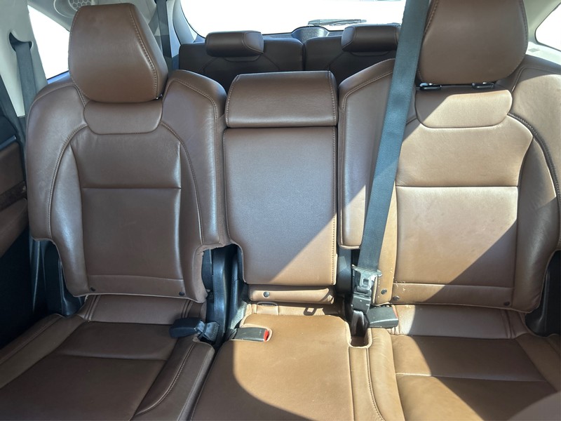 Acura MDX Vehicle Full-screen Gallery Image 12