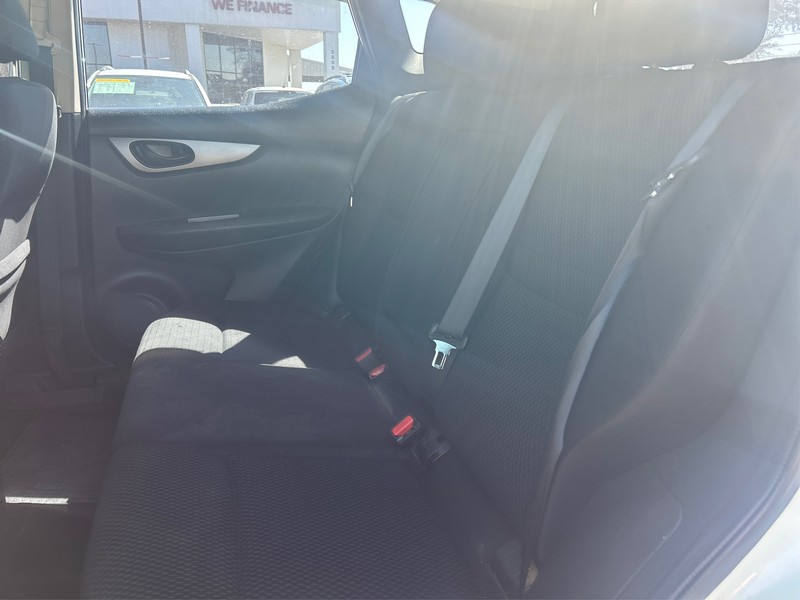 Nissan Rogue Sport Vehicle Full-screen Gallery Image 10