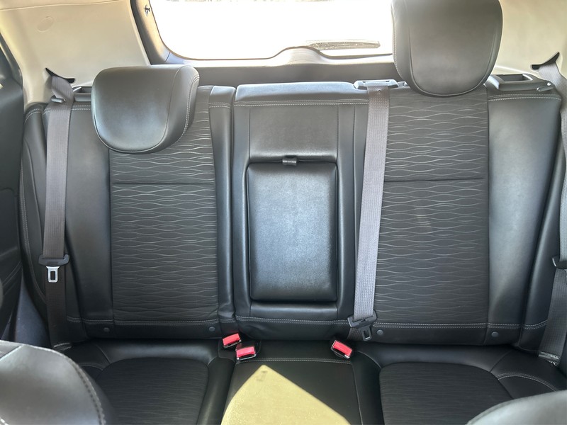 Buick Encore Vehicle Full-screen Gallery Image 12